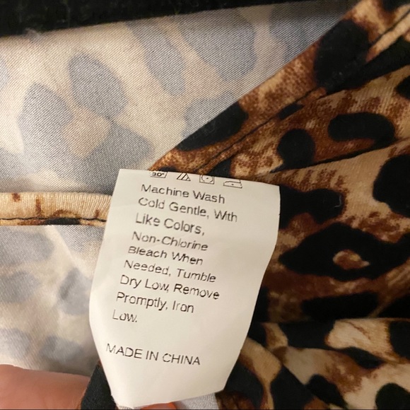 5/$20 SHEIN Leopard Bodysuit Size M - Picture 5 of 5